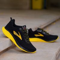 کفش مردانه Brooks مدل Soula (زرد)