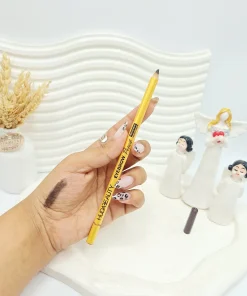 مداد ابرو تکی قهوه ای برند HUDABEAUTY کد ۴۹۶۱