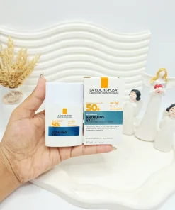 ضد آفتاب سرمی spf50 صورت برند لاروش پوزای های کپی امارات کد ۷۸۱۰