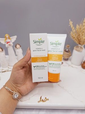 شوینده صورت ویتامین سی سیمپل حجم 150 میل Simple (های کپی درجه 1) اماراتی کد 5651