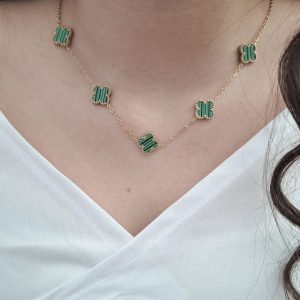 گردنبند طرح ونکلیف سبز زیبا رنگ ثابت