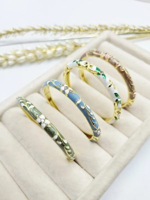دستبند مینا کاری بسیار پرطرفدار و زیبا رنگ ثابت