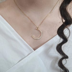 گردنبند طرح ماه باریک رنگ طلایی