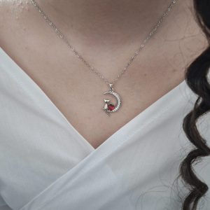 گردنبند طرح ماه و گربه رنگ قرمز