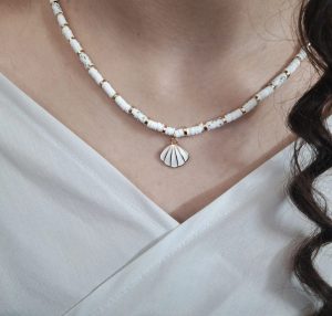 گردنبند دریایی طرح صدف سفید