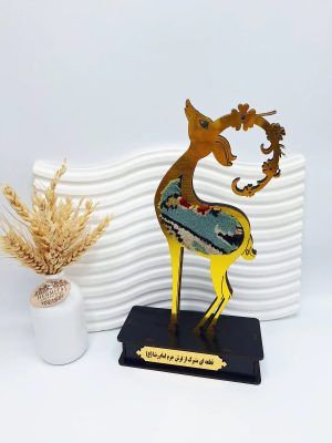 قطعه متبرک از فرش آقا امام رضا طرح گوزن