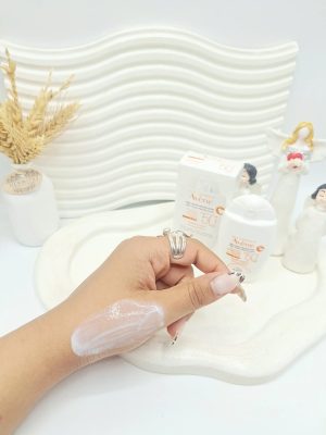 ضد آفتاب بی رنگ SPF 50 برند Avene کد 5687