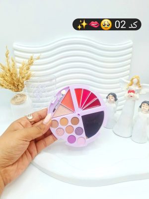 پالت همه کاره سایه و رژ گونه و هایلایتر طرح برش پیتزا برند s.f.r color کد 7061