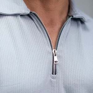 تیشرت مردانه یقه زیپ دار طوسی مدل Arban
